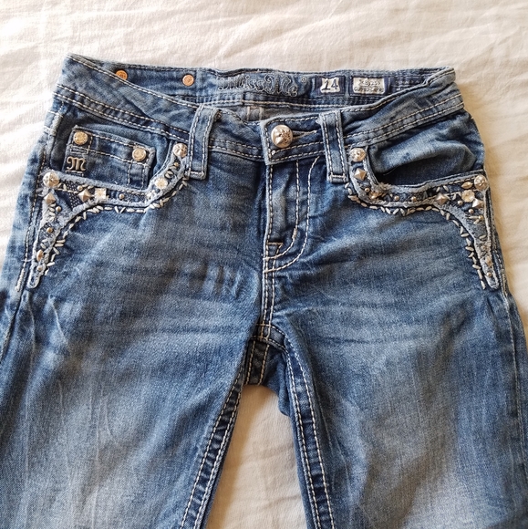 Miss Me Blingy Rhinestone Flap Pocket Jean Capris - Picture 10 of 10